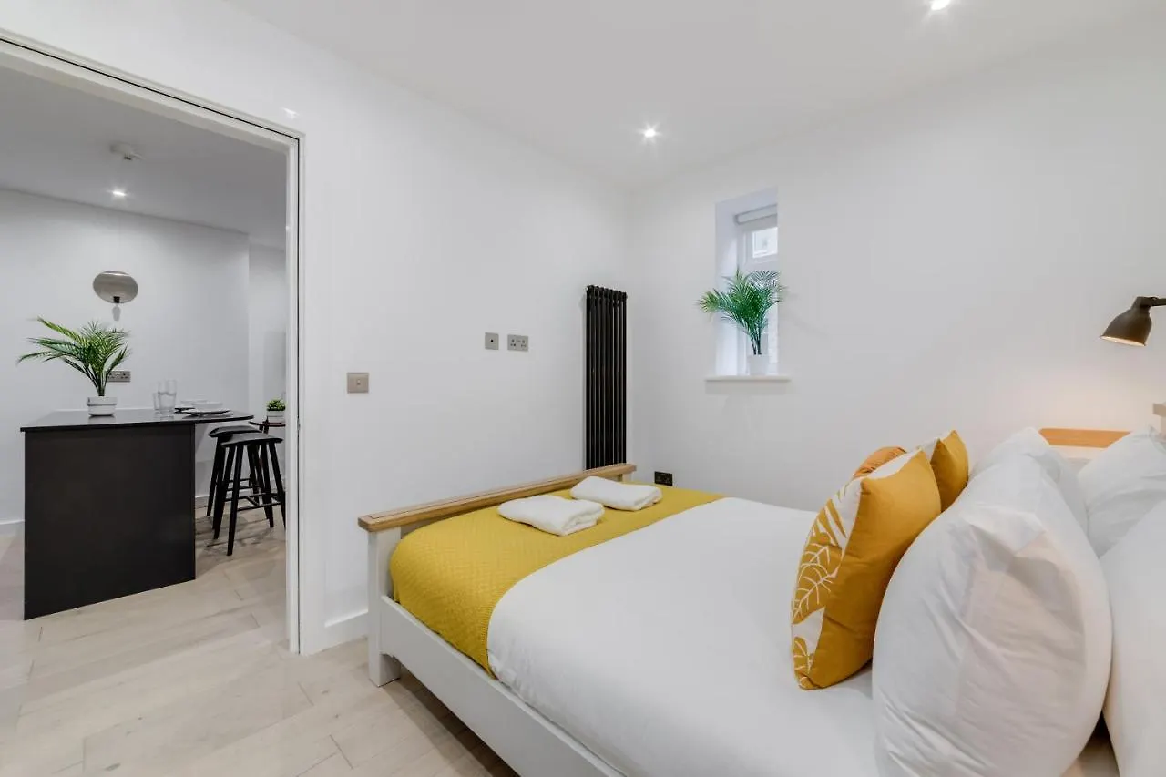 Deluxe 1 Bed Flat - Shoreditch, Aldgate & The City Of London 0*,  United Kingdom
